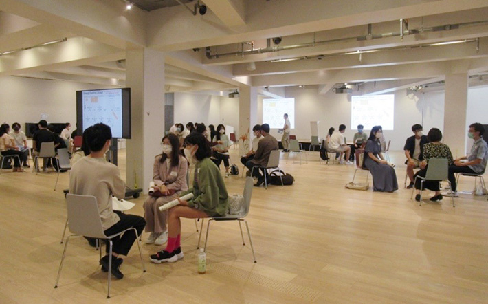 Students making new friends in groups