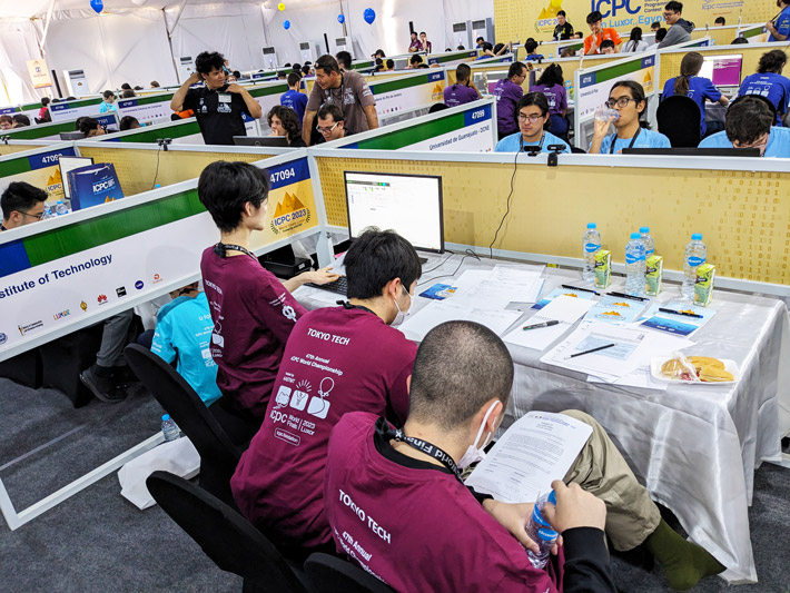 Team tonosama working on problem