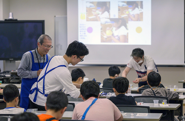 Kurarika science class in action