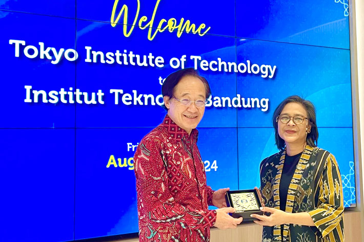 Masu (left) at Bandung Institute of Technology with Rector Wirahadikusumah