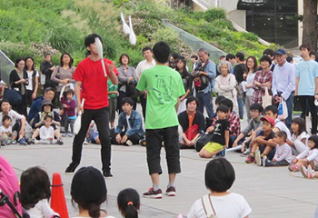 Demos and performances by extracurricular clubs