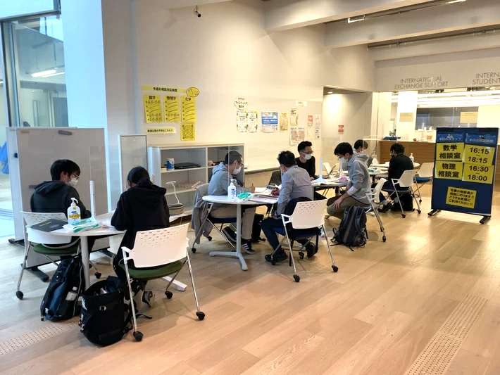 Tutoring on basic science and technology courses