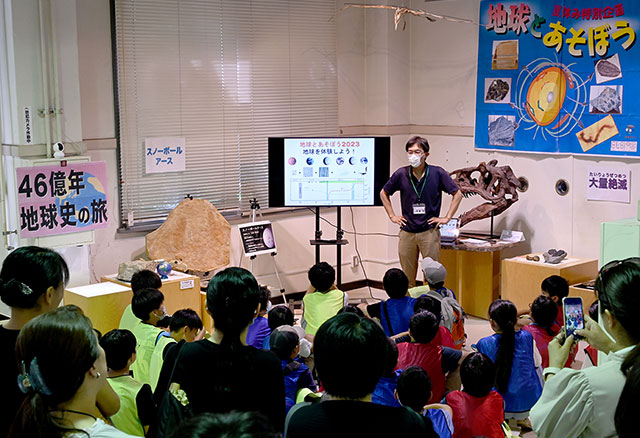 赤・青・黄の3つのグループに分かれて実習を行います