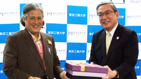 タイ王国シリントーン王女殿下が三島学長を表敬訪問