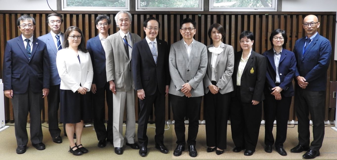 タイ人事委員会事務局ピヤワット・シワラック事務総長及びタイ王国大使館学生部