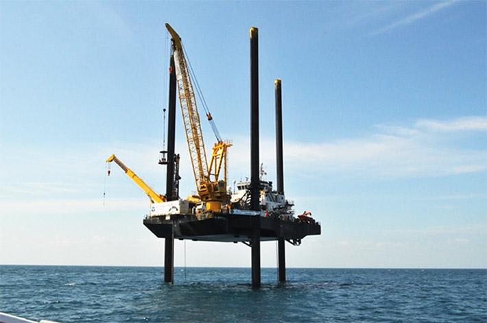 図1. チチュルブ・クレーター掘削に用いられたマートル号(The University of Texas at Austin, Jackson School of Geosciences提供)