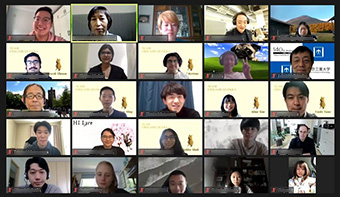 修了式での記念撮影