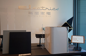 蔦屋家電プラスで展示された『podico』(写真右)