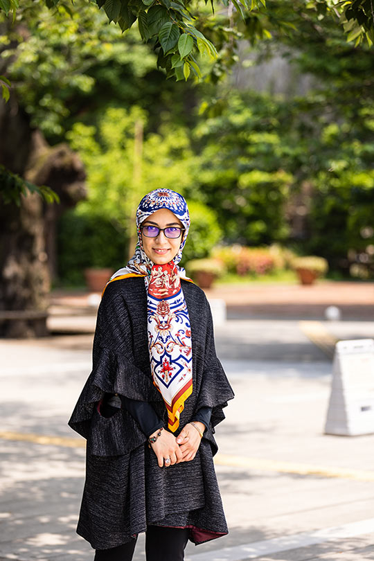 1. ナイメ・アヌザービ(Naeimeh Anzabi)さん