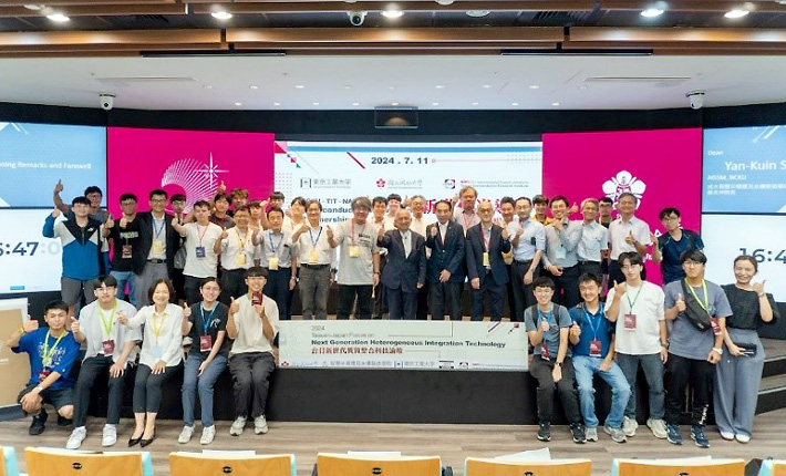 関係者の集合写真