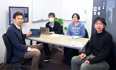 研究チーム:左から山崎、前田(東工大)、西岡(東工大)、兵頭
