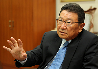 駐カタール特命全権大使 津田愼悟