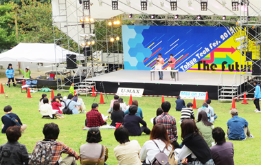 オープニングの風景