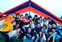 部員の初フライトは皆で祝います