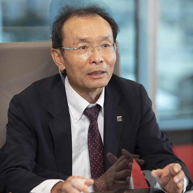 渡辺治 理事・副学長(研究担当)