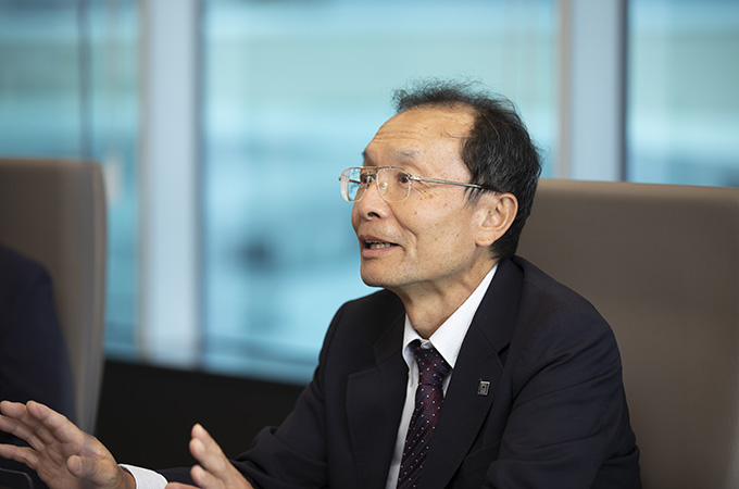 渡辺治 理事・副学長(研究担当)